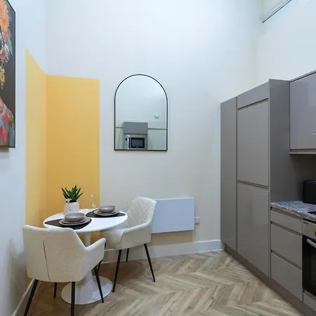 Modern Executive 1br Centre *
